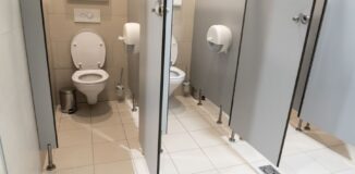 Jakie materiały są najlepsze do kabin sanitarnych?