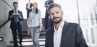 Dlaczego C-level liderzy też potrzebują coachingu i szkoleń?