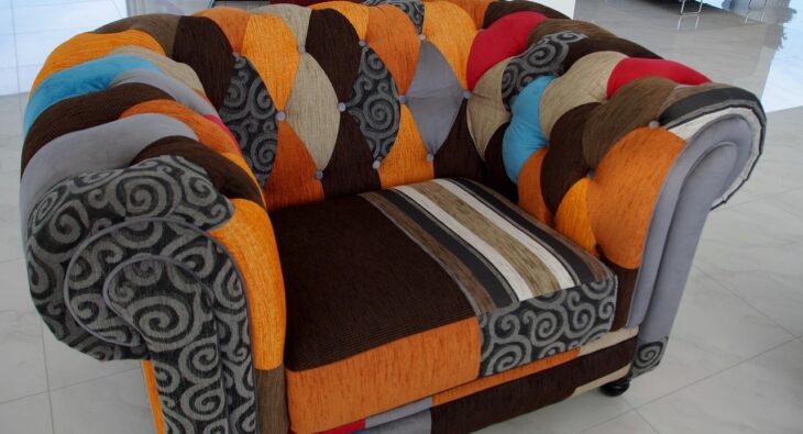 Jak Idealnie Dobrać Krzesła Tapicerowane do Salonu, Jadalni i Biura? Praktyczny Poradnik Wyboru!