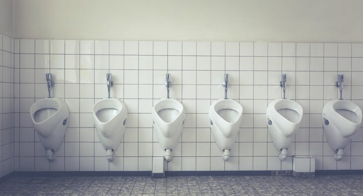 Dlaczego HPL to idealny materiał do łazienek publicznych? Odkryj zalety i niezwykłą trwałość!